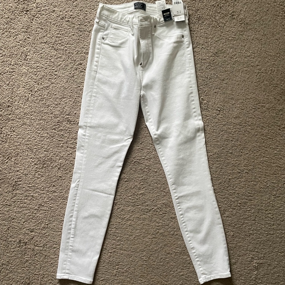 Abercrombie & Fitch Women's White Skinny Jeans
